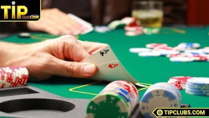 Khám phá đôi nét về sảnh Poker TIPCLUB